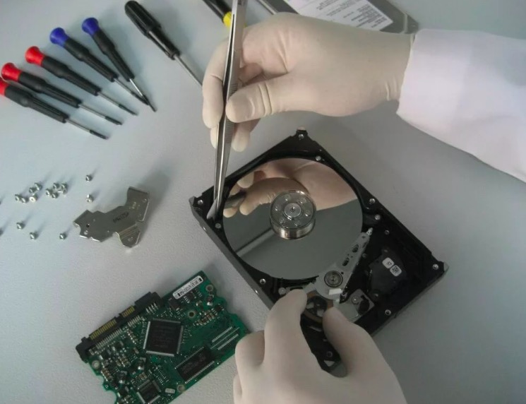 Восстановление информации с жесткого диска в Островцах