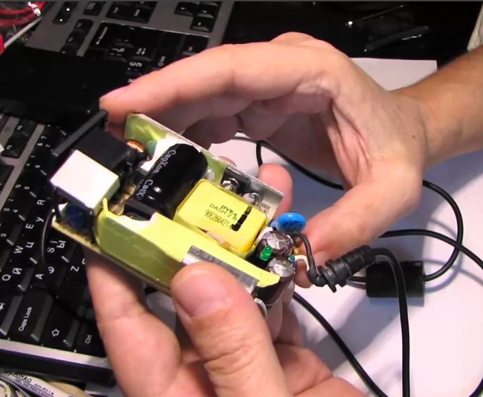 Ремонт блоков питания ноутбуков Ремонт блоков питания ноутбуков в Островцах